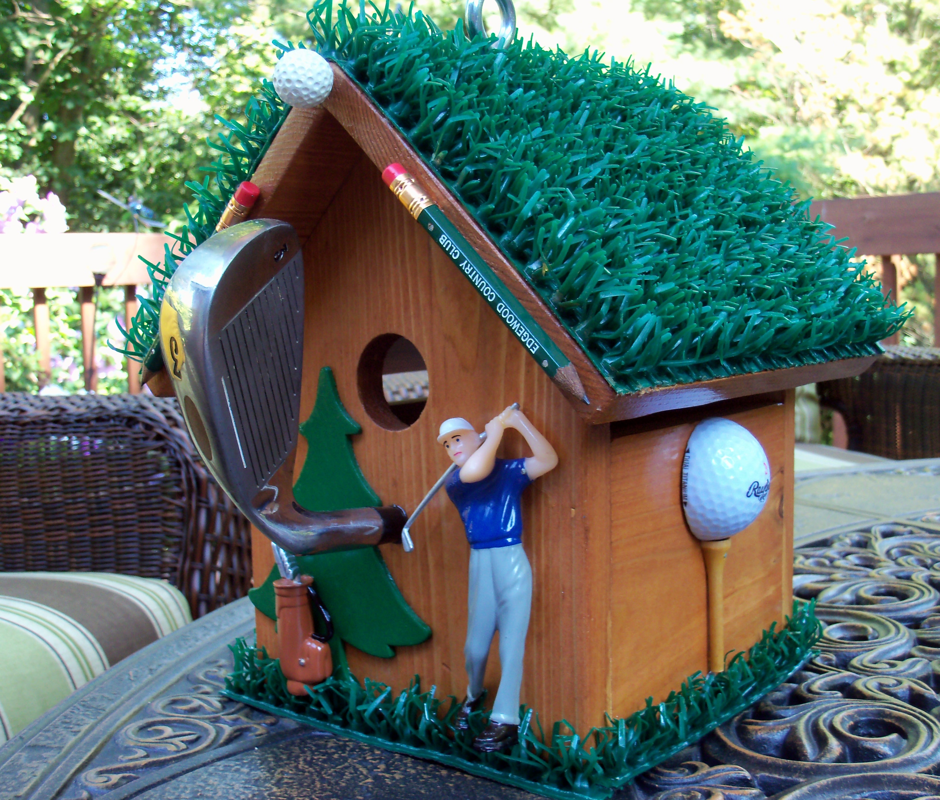 GolfThemes/golf.guy.rt.side.jpg